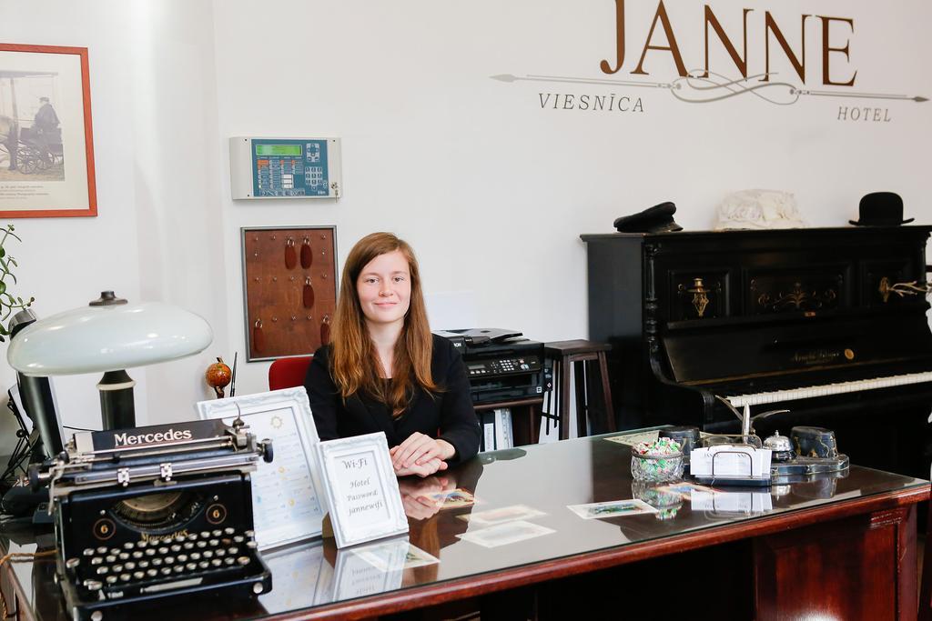 Janne Hotel Riga Ngoại thất bức ảnh
